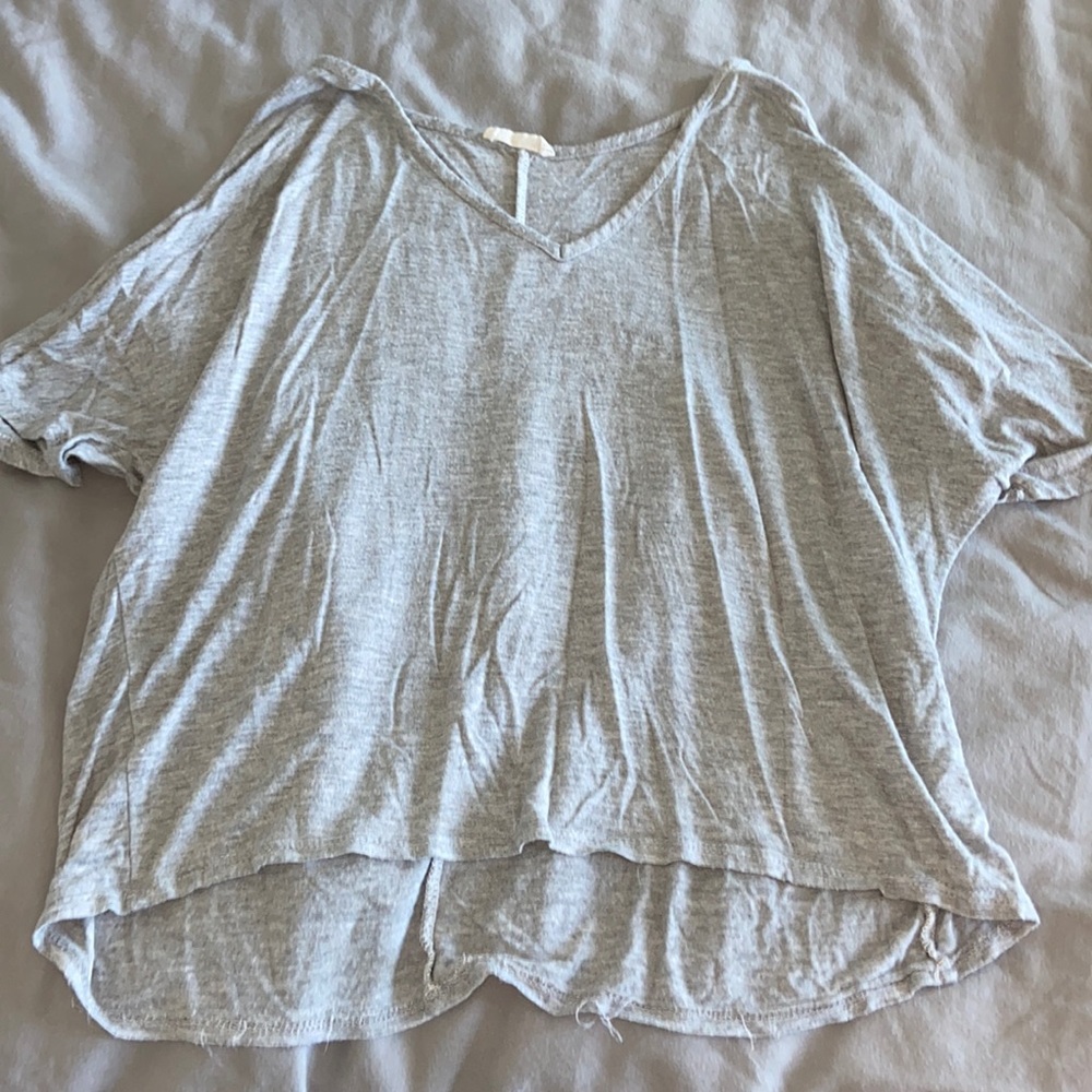 GREY TSHIRT